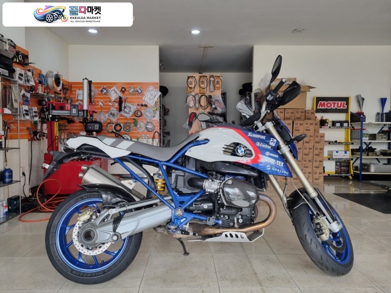 2009년식 BMW R1200HP2 메가모토 판매합니다.