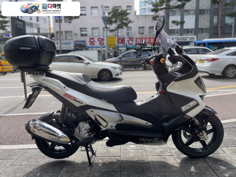 아프릴리아 SRMAX 300 / 1.7만KM 생태 좋은 컨디션 / 대차,캐피탈,할부 환영