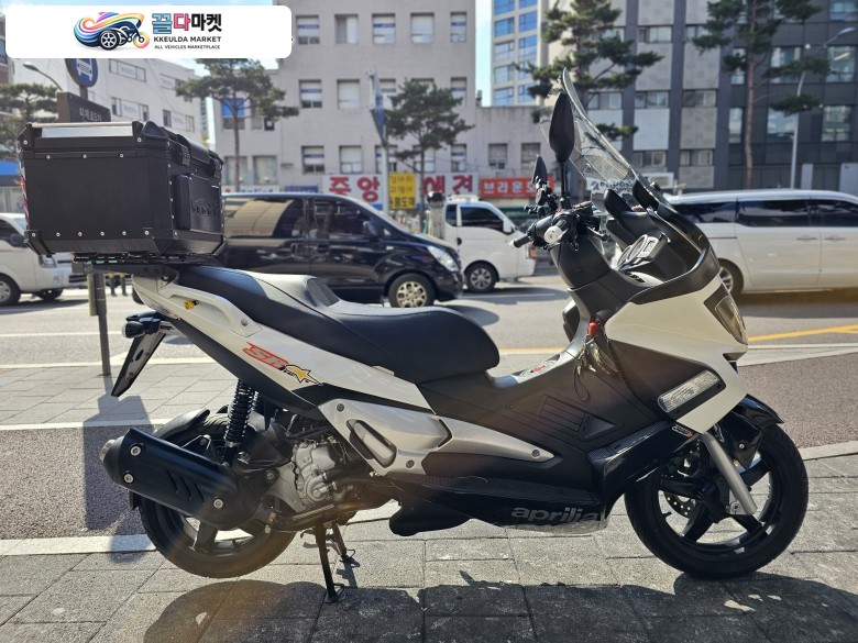 아프릴리아 SRMAX 300 / 1.2 만KM 생태 좋은 컨디션 / 대차,캐피탈,할부 환영