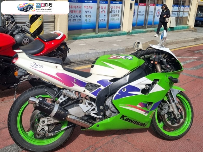 수입중고오토바이 가와사키 zxr400 판매 500만원에 매매합니다.