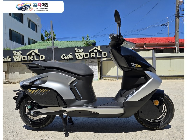 바이크월드 / ZEEHO / AE8 S+ / 2024년식 / 순수전기스쿠터 / 신차 / 보조금 242만원