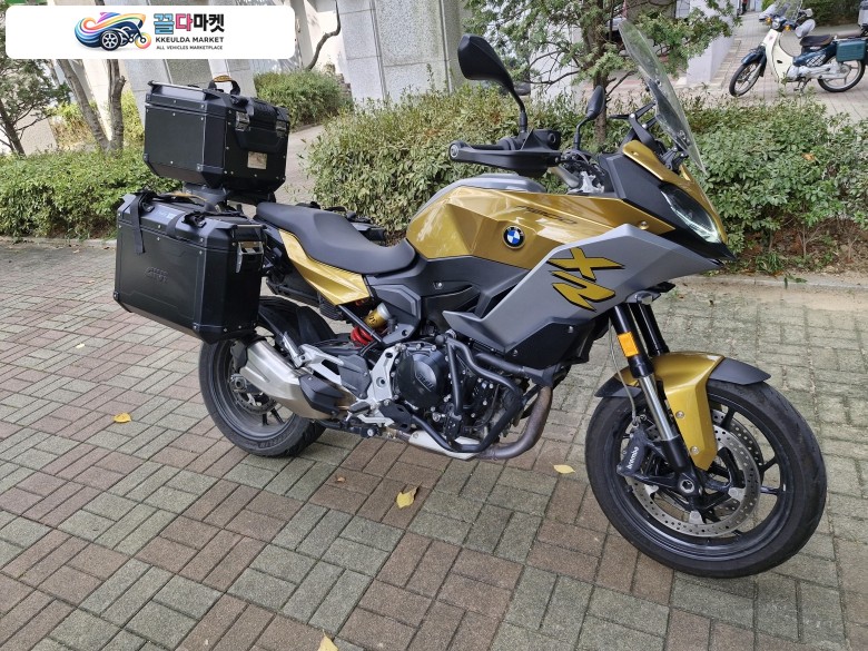 21년식 f900xr 팝니다. givi 3박스 장착