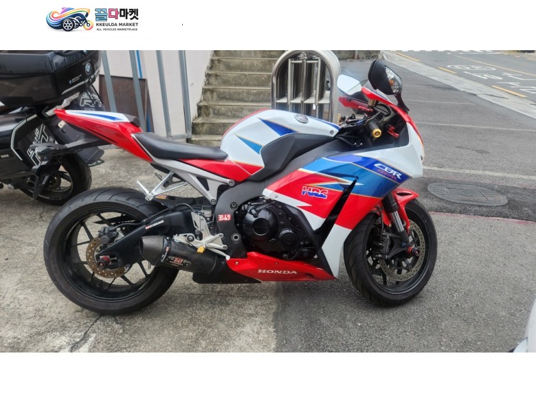 혼다 cbr1000rr~~2012년식 내외관 상태양호~~요시무라 머플러