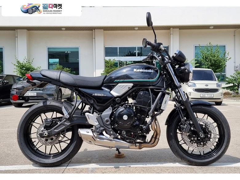 //바이크월드// 가와사키 신차 2023년식 Z650RS