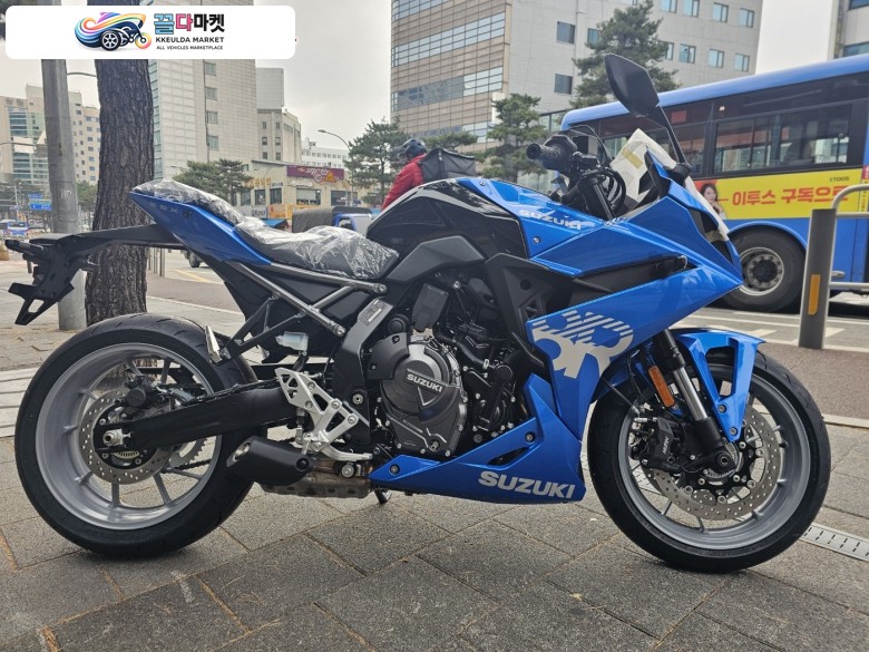 [스즈키] - [2025년식 GSX 8 R] - 인기종 신차 판매합니다.