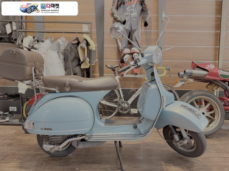 베스파 PX125 70주년 기념 한정판!