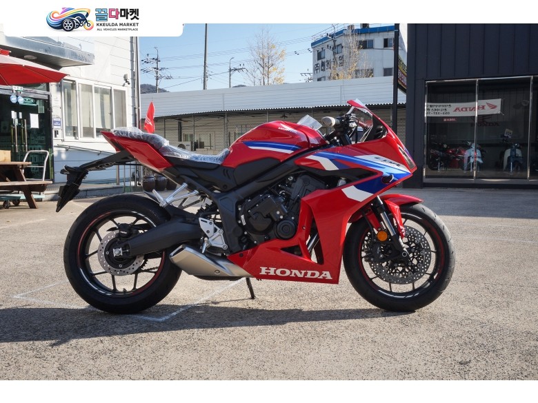 [신차]HONDA 혼다 CBR650R E-Clutch  2025년 차량입니다.