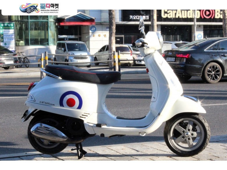 바이크매입 전문 풀점검 완료 클래식스쿠터 베스파 LX125 3v 판매. 무이자 카드 및 대차 환영