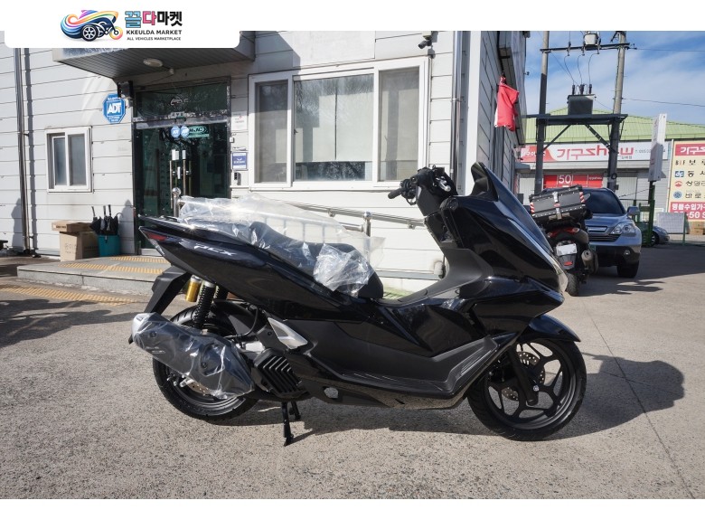[신차] PCX125 26년식 유광블랙 / 순정 열선그립 추가 / 테일램프 헤드라이트 리어서스펜션 변화