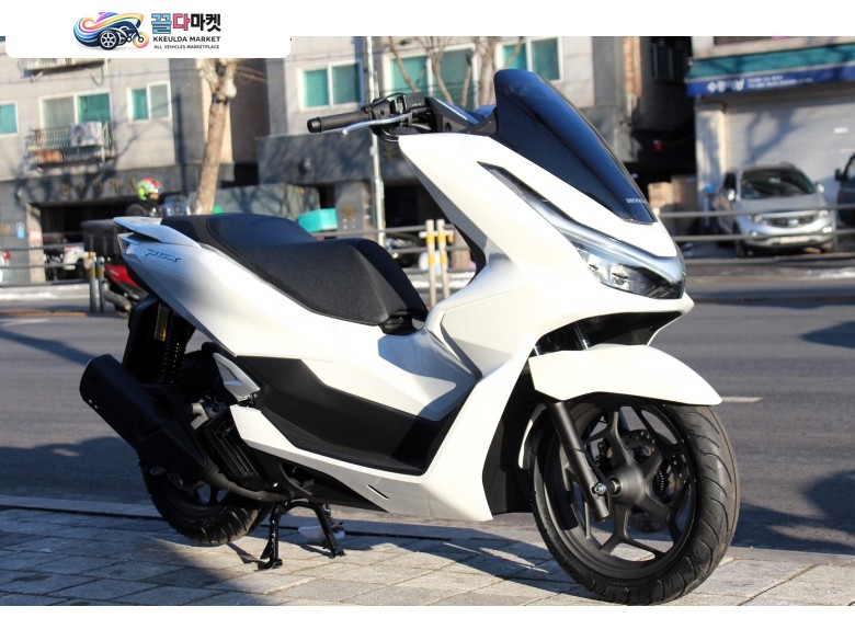 2025 최신형 혼다 PCX125ABS 신차 판매. 무이자 및 대차 환영