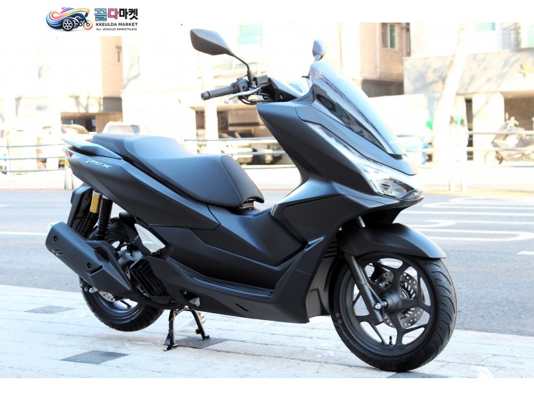 2025 최신형 혼다 PCX125ABS 신차 판매. 무이자 및 대차 환영