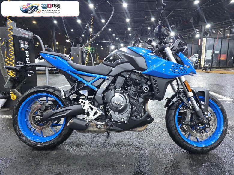 2024 gsx-8s 블루색상 판매합니다.