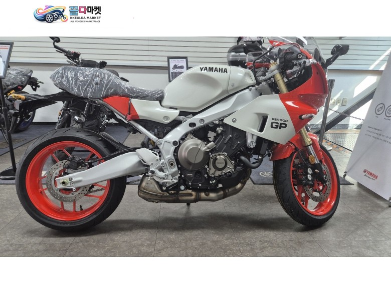 XSR900GP 국내출시 판매중이며 현금구매시 파격적인 금액에 구매 가능합니다.
