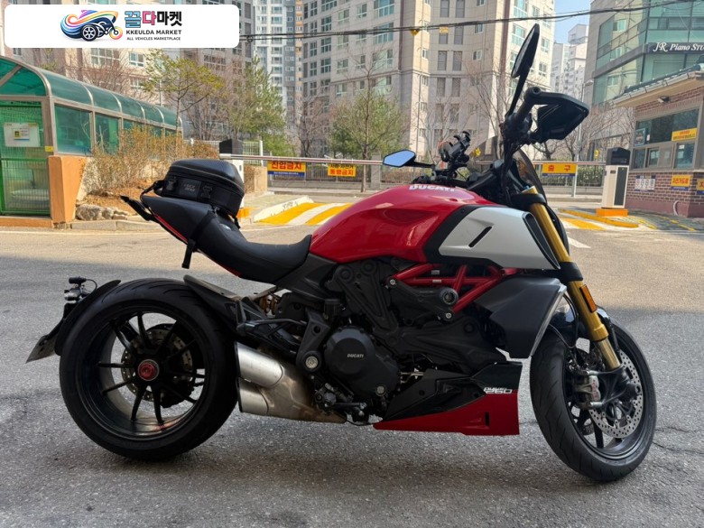 두카티 디아벨 1260S 2020년식 타이어 2개, 앞브레이크 패드 교환