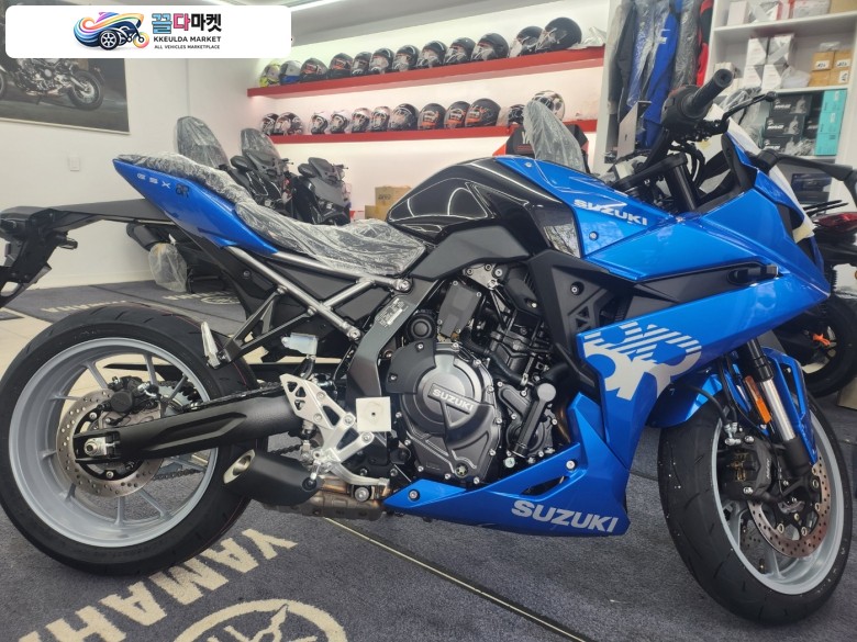 25년 GSX 8R 신차 900km