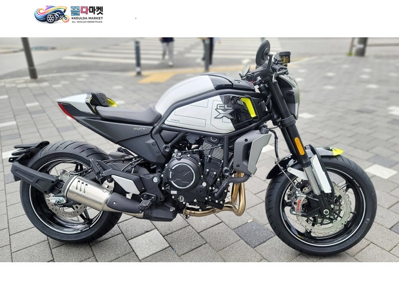 CLX700스포츠 신차! 파격할인! 당일출고가능! 카드12~22개월무이자가능!신한 하나 오토론120개월 저금리할부가능!