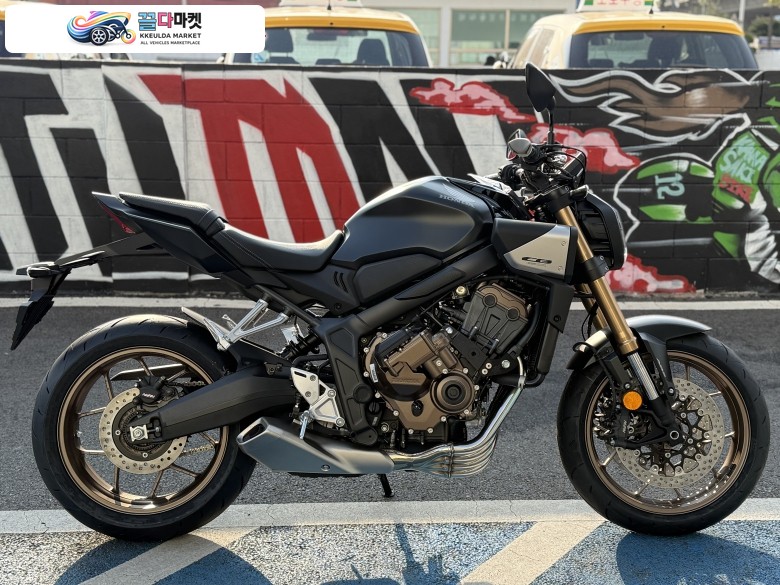 모토몰 - 부산최대 바이크용품점 / 혼다CB650R e클러치 튜닝된바이크 신차출고 SN바이크
