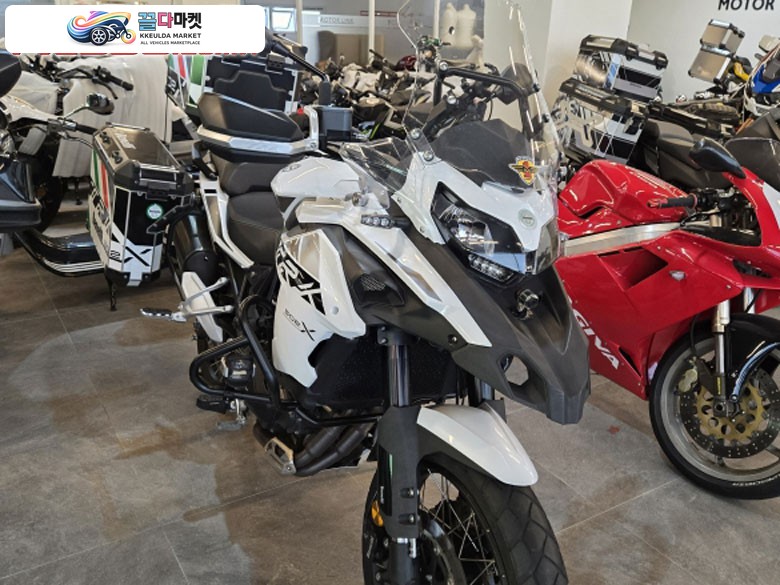 2022 trk502x 649만원