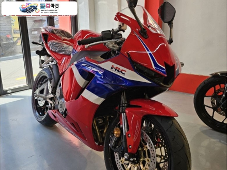 혼다 CBR600RR 25년신 신차판매합니다(당일출고가능, 전국탁송가능)