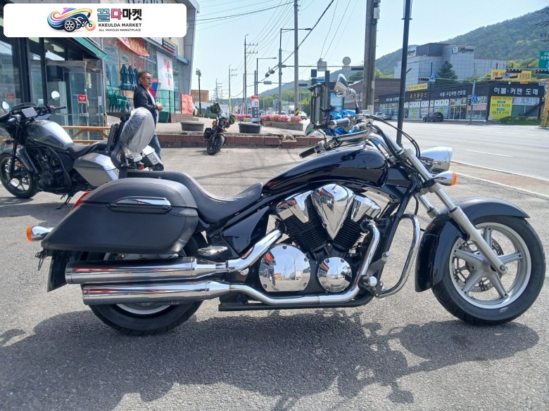 상태좋은 vt1300cr 입니다.