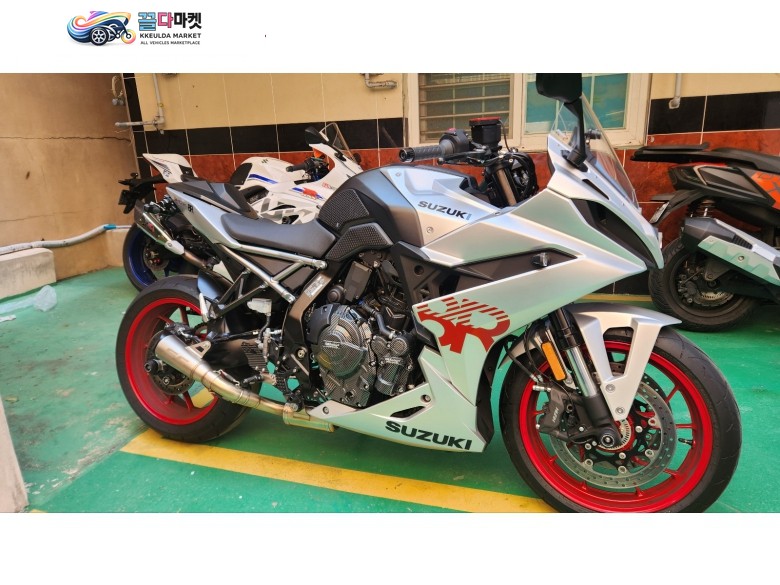 gsx-8r 25년 신차 박스 까고 2주만에 폐지한 풀튜닝 길들이기 끝난 차량 팝니다
