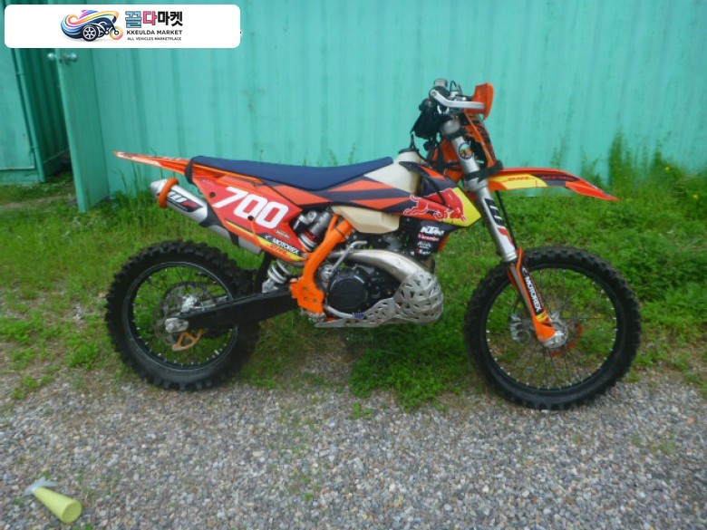 관리 잘된 KTM 250 EXC 2019 모델 주인을 기다립니다.