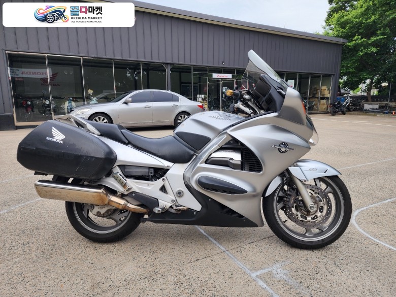 [중고]HONDA_혼다 투어러 ST1300 장거리 투어와 편안한 주행 혼다김해점 바이크랜드