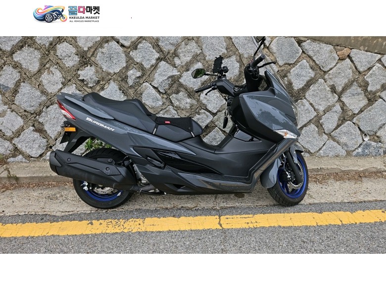 스즈키 버그만400 23년식