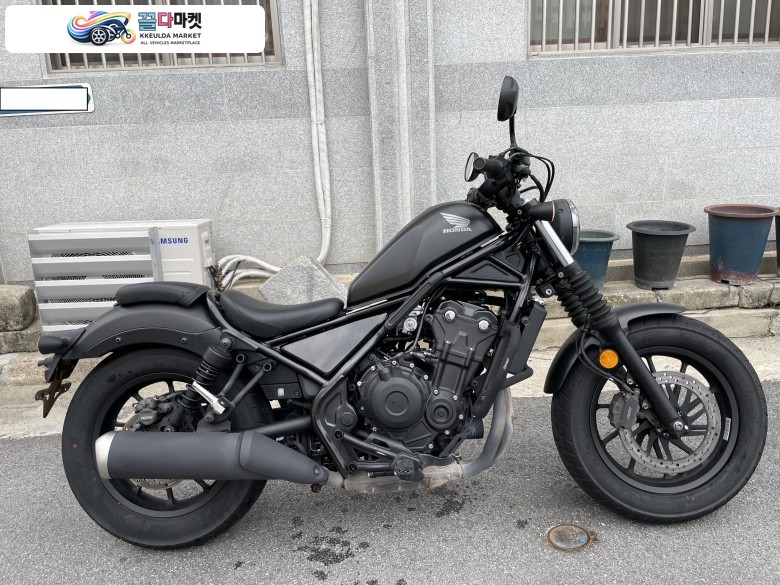 혼다 레블500 맷블랙 21년식 중고판매합니다.