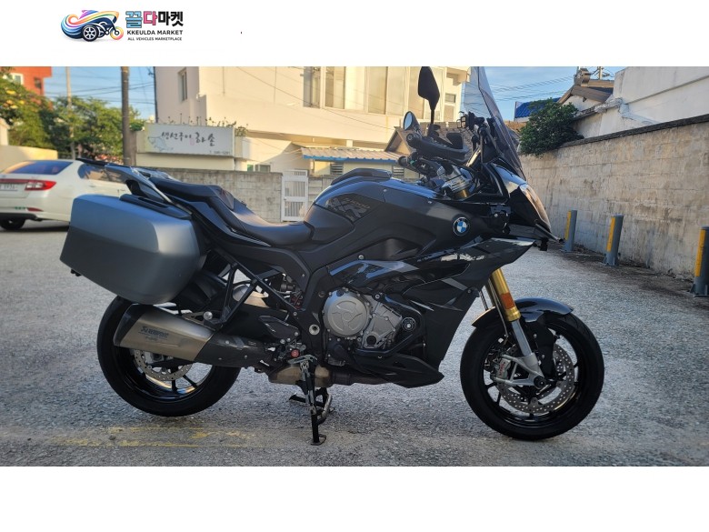 (가격다운)연식대비 키로수 짧고 깨끗한 BMW S1000XR 팝니다