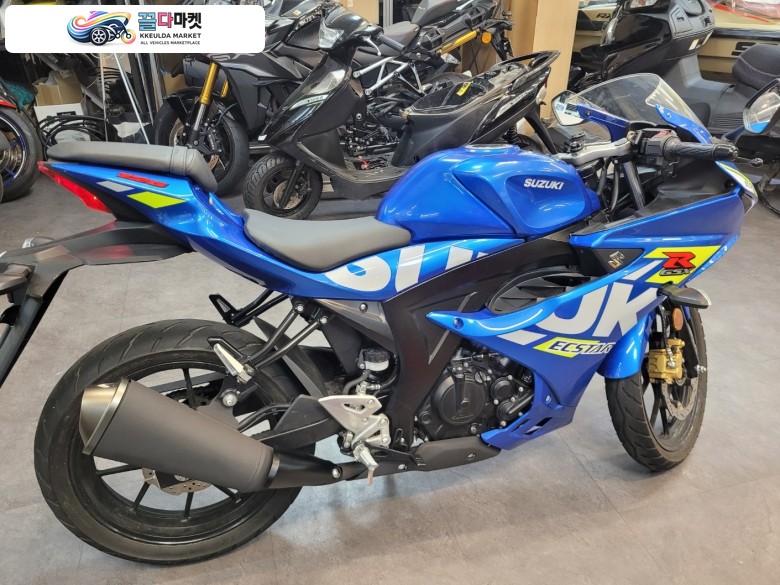 23년식 스즈키 gsx r125 파란색