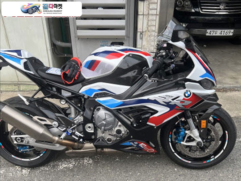 22년식 (23년 6월등록) m1000rr 컴페티션 팝니다.