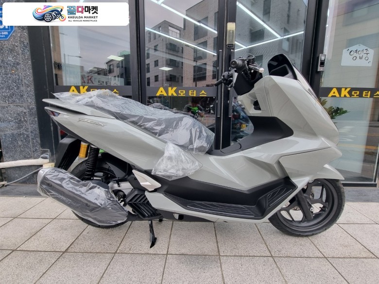 AK모터스입니다.PCX 신차입니다.
