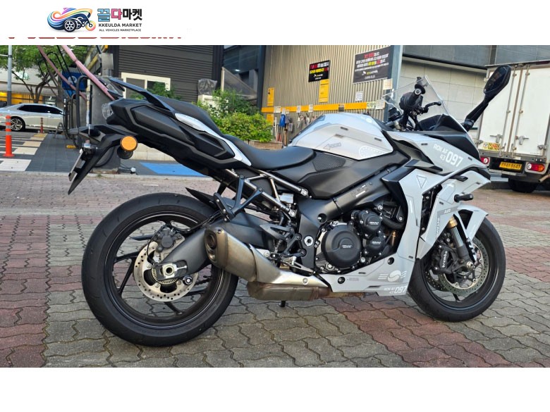 [부산 해운대구] 짧은 키로수 스즈키 S1000GT 23년식 판매합니다.