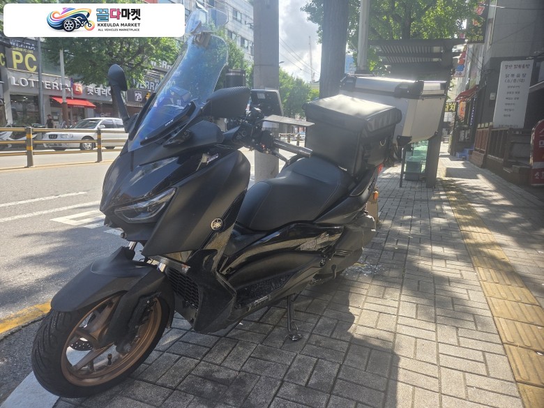 Xmax 300 22년식 블랙 19,7xxkm