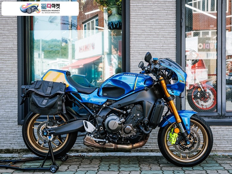 24년 6월 출고 무사고 1860Km 주행 XSR900 기본 옵션 모두 장착 완료!