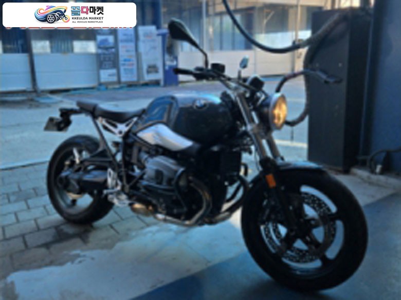 2020년식 R90T  퓨어 순정차량 판매 합니다.