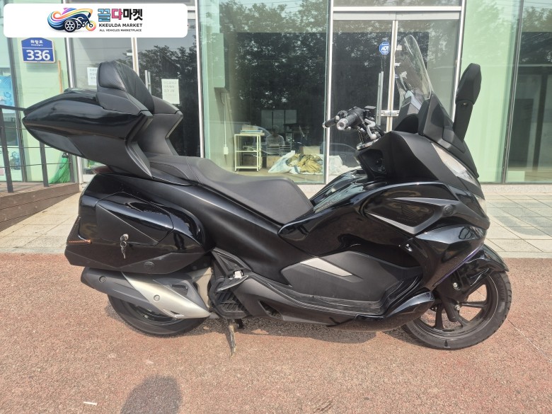 혼다 PCX125 골드윙튜닝 FRP 풀커버장착 블랙컬러모델