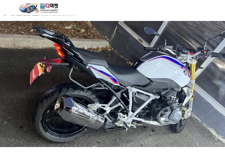 1대차주 무사고 r1250r 코너 재미있는 박서 네이키드 판매합니다.