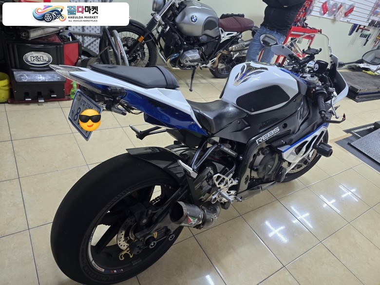 bmw hp4 13년식 순정카울 판매합니다