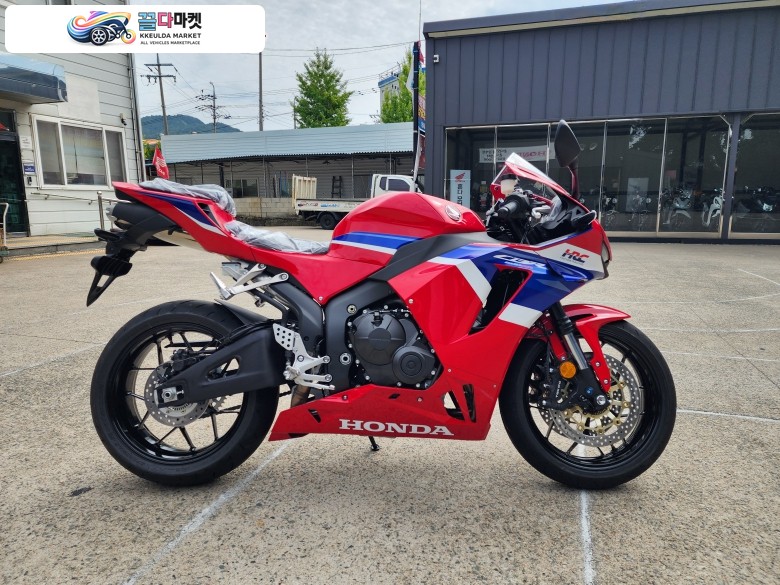 [신차] HONDA 혼다 CBR600RR 써킷 주행까지 미들급 슈퍼스포츠