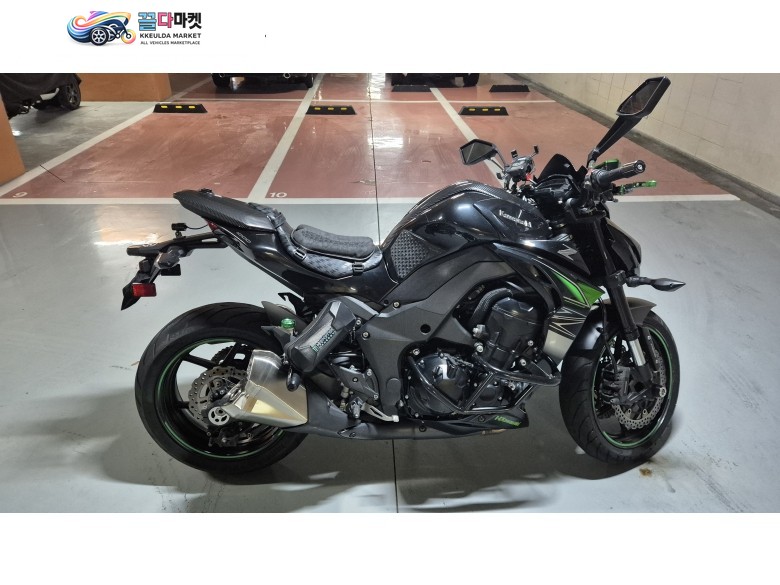 가와사키 지천. z1000 ABS17년식. 최상급 상태입니다.