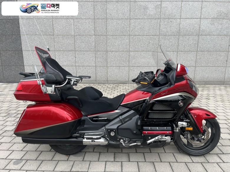 혼다 골드윙 1800 중고 판매합니다.
