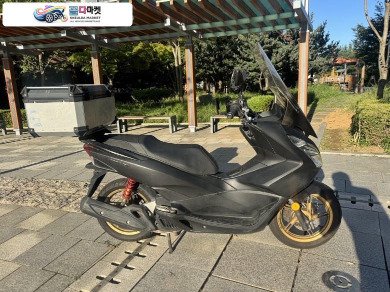 혼다 pcx150 16년형 멧블랙 짧은키로수 판매합니다