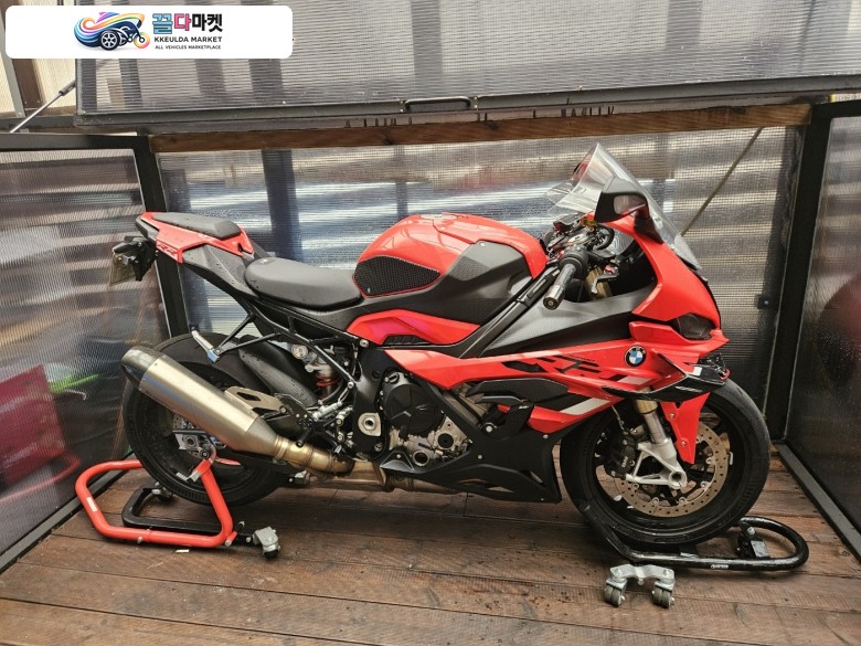 2023년식 BMW S1000RR 레이스팩 레드색상 팝니다.