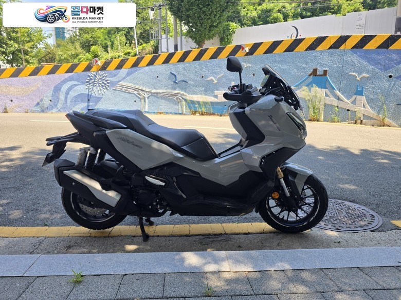 [부산] 혼다 ADV350 2024년 그레이 색상 9000km 주행 차량 판매 합니다