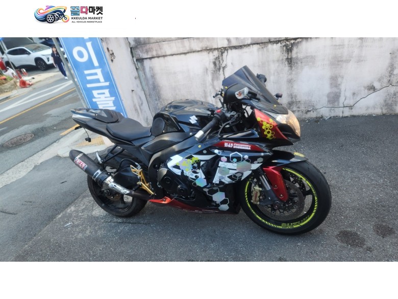 스즈키 gsx-r1000~~2012년식 가성비 아주 좋습니다 옵션 만땅~~풀옵션~~