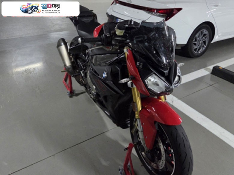 BMW S1000R