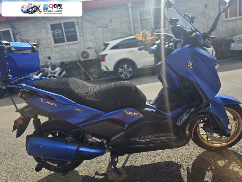 Xmax300 23년식 팝니다