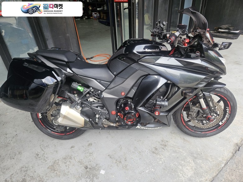 카와사키 Z1000sx 지숙이 판매합니다.